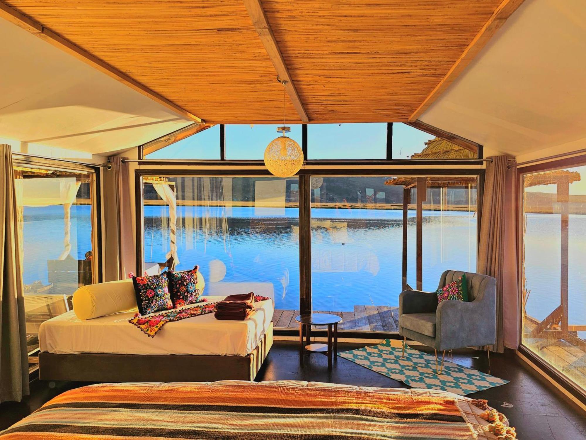 - Titicaca Dora Lodge